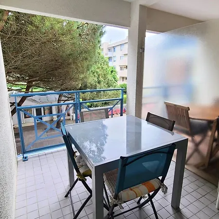 Apartman With Terrace Near The Sea *